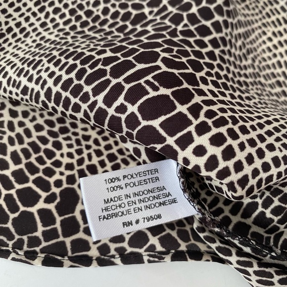 Violet & Claire Tops Blouse Leopard Print Layered wrap women’s size M - Picture 14 of 15